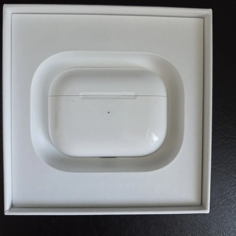 Apple AirPods Pro Wireless Charging Case 1st Gen White w/ Box Fittings Cable CIB